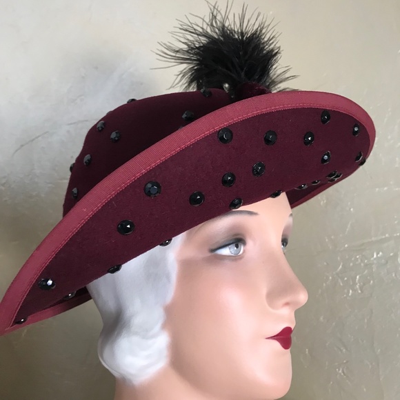 DRAMATIC 1930s\' BURGUNDY FELT WIDE BRIM FEDORA - BLACK BEADS + FEATHER SPRAY main image 8